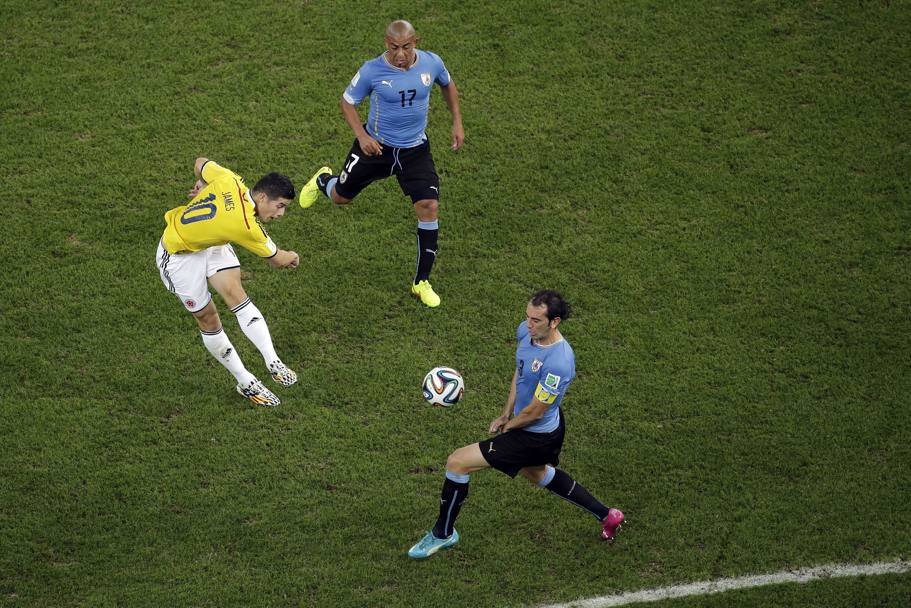Mondiale Brasile 2014, Stadio Maracana, Rio de Janeiro, Colombia - Uruguay 2-0. Il primo gol capolavoro di James Rodriguez (LaPresse)